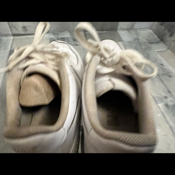 2 Nike Air Force 1s  both are left foot size 7 - Picture 3 of 10